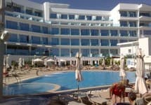 Vrissaki Beach Hotel — фото 2