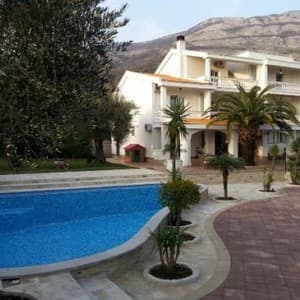 Готель Armenko Ilija Villa — Буляріца, Чорногорія