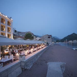 Riva Hotel