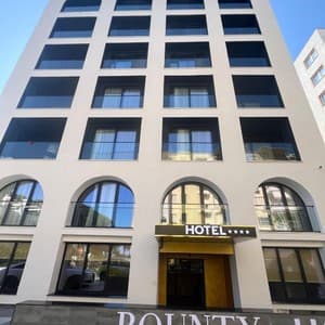 Bounty hotel