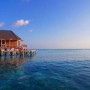 Готель Kuredu Island Resort — Лавіяні Атол, Мальдіви