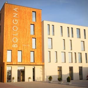 Готель Bologna Hotel — Вльора, Албанія