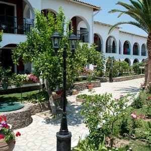 Готель Iliada Beach Hotel — о. Корфу, Греція