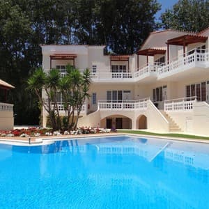 Готель Perla Beach Apartments — о. Крит, Греція