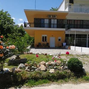 Готель Christos Apartments — Пієрія, Греція