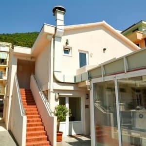 Masha Guest House