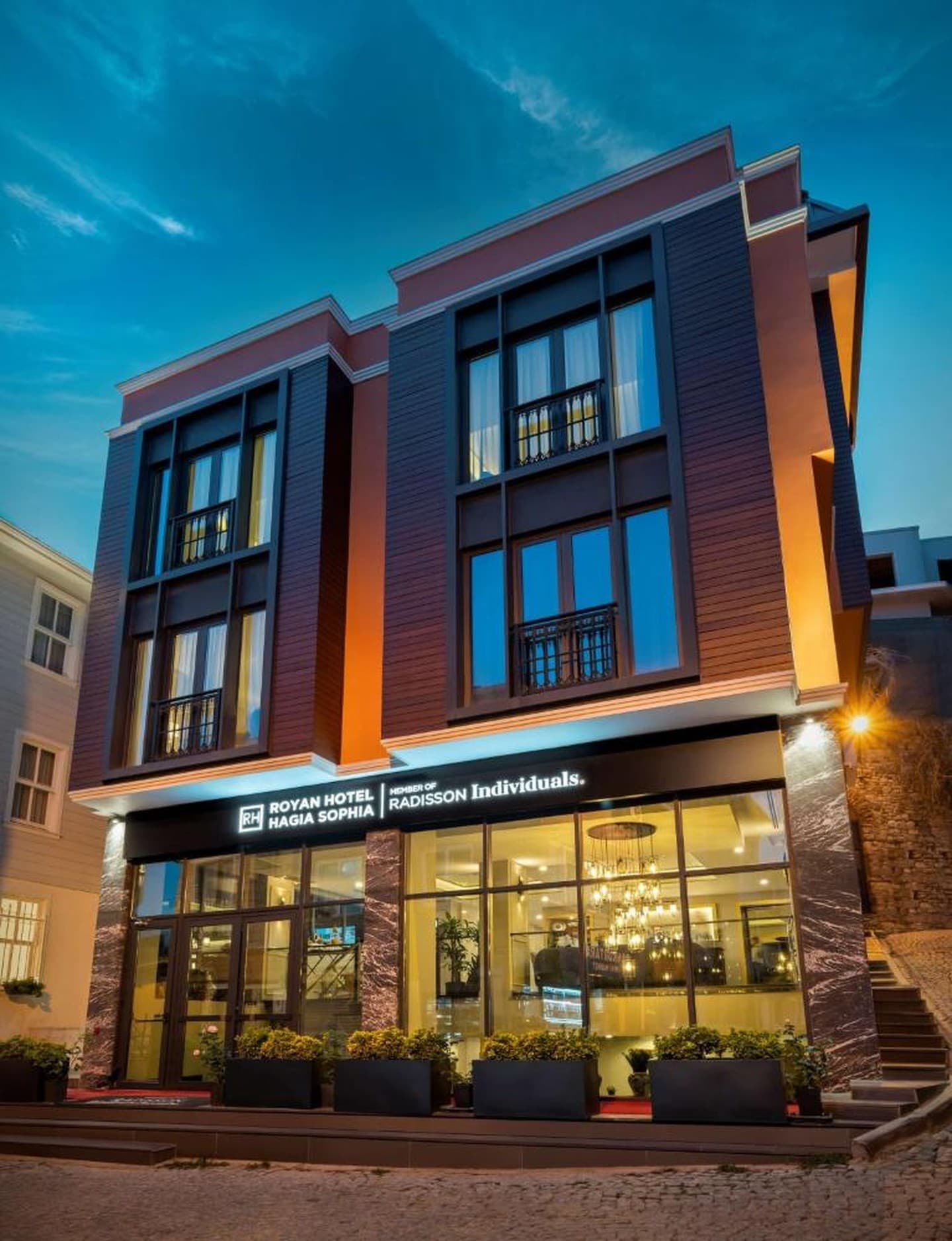 Royan Hagia Sophia Radisson Individuals