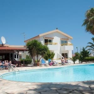 Bellini Hotel and Bungalows