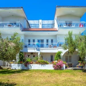 Готель Xenios Faros Apartments — Халкідікі, Греція