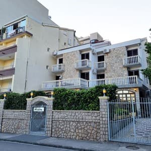 Pietra Villa Residence Restaurant