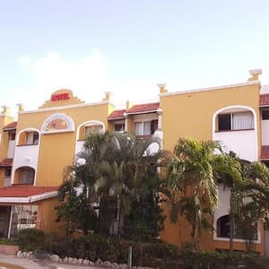 Suites Cancun Center