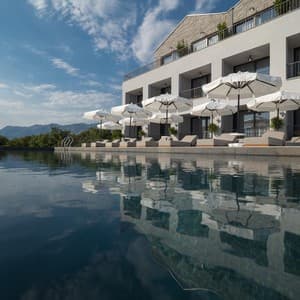 Готель Vivid Blue Serenity Resort Rezevici — Режевічі, Чорногорія