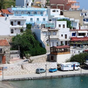 Ikonomakis Apartments