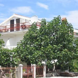 Franeta Apartments