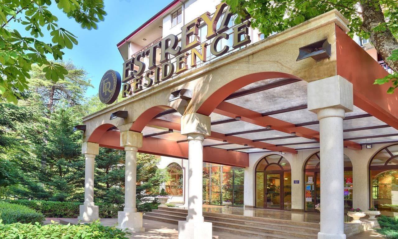 Estreya Residence Hotel