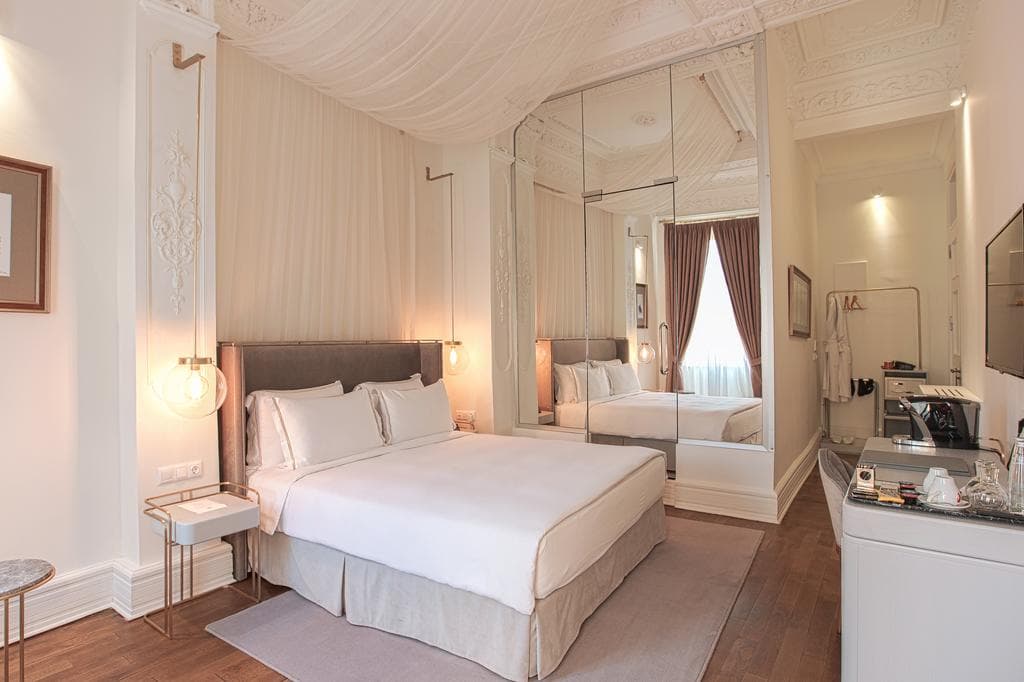 Mr Cas Hotels