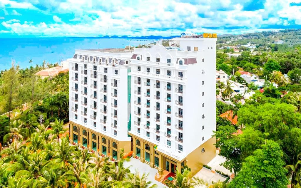 Night Sea Hotel
