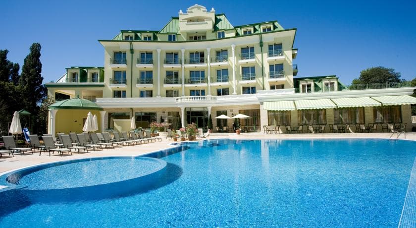 Romance Hotel and Family Suites
