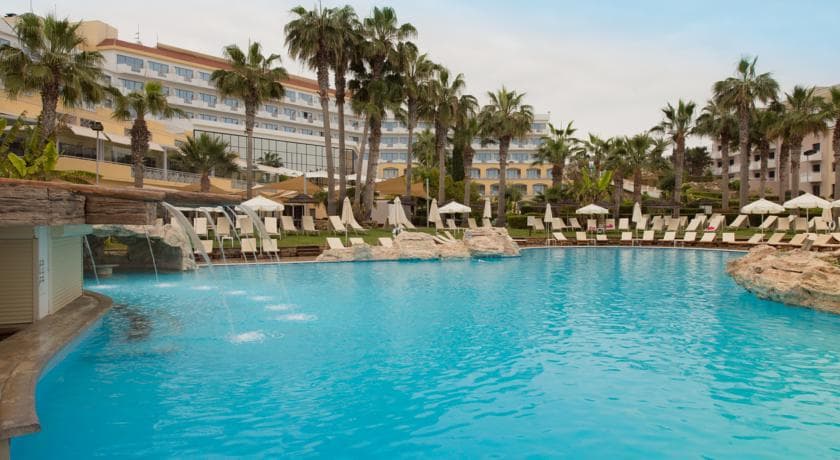 St. George Hotel Spa & Golf Beach Resort