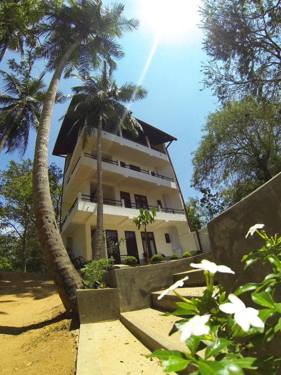 Hideaway Lodge
