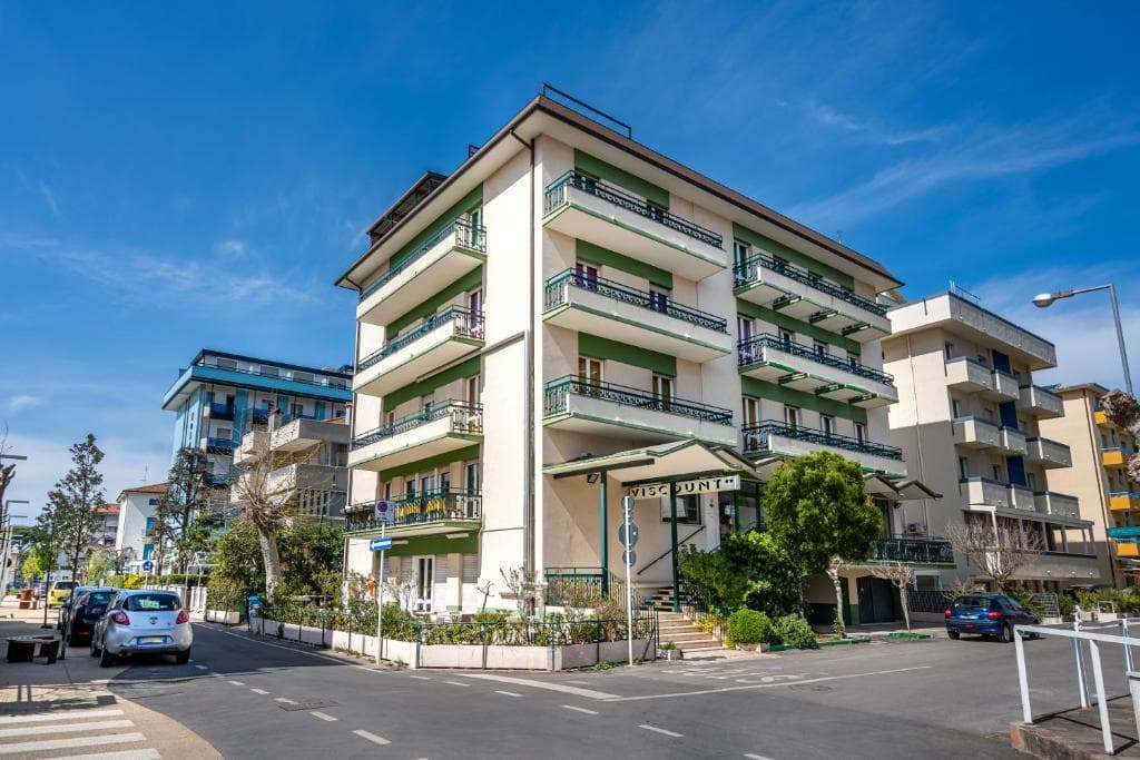 Viscount Hotel