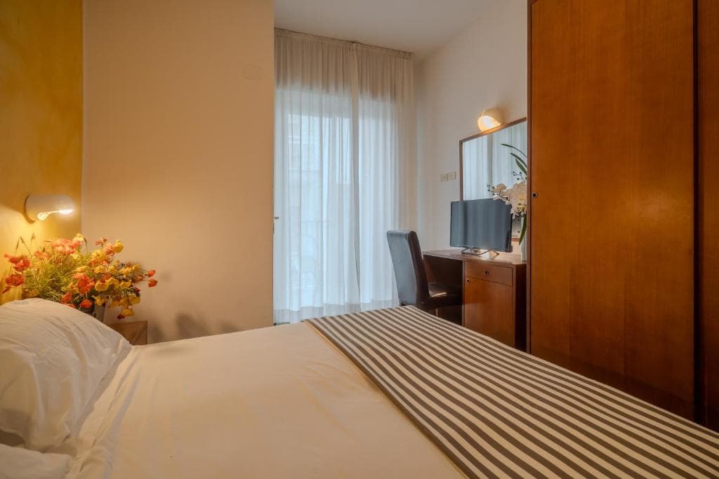 Mia