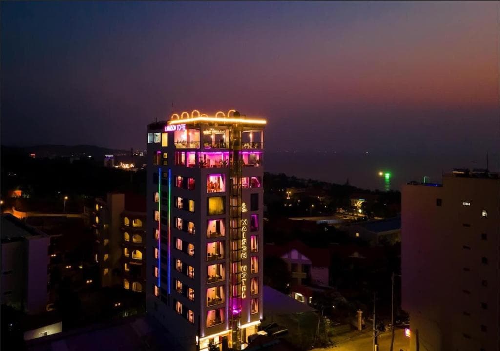 Maison Hotel