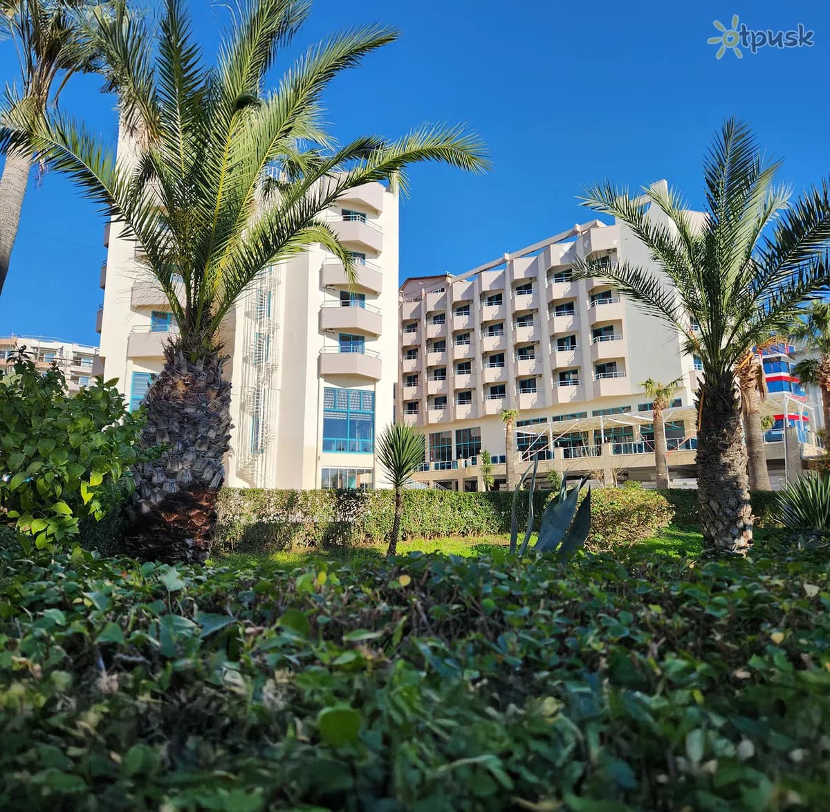 Pyxis Point Hotel