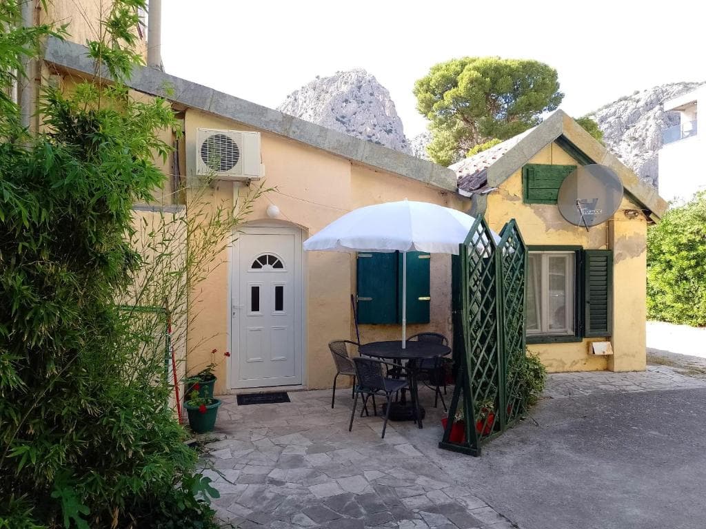 Jugo & Bura Apartments