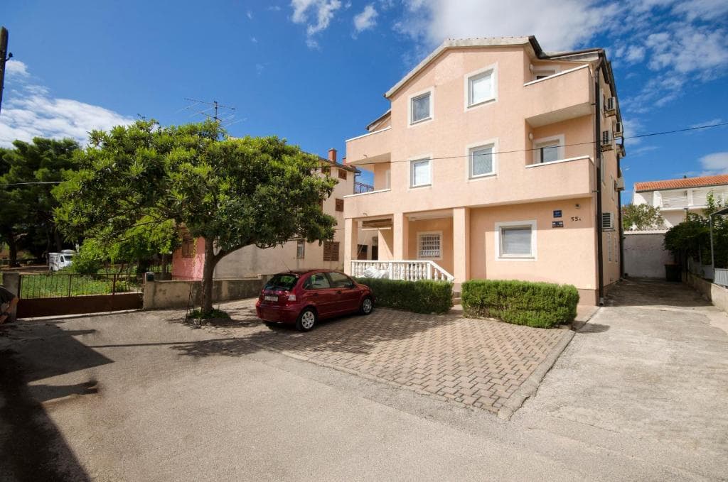 Mladen Apartments & Room
