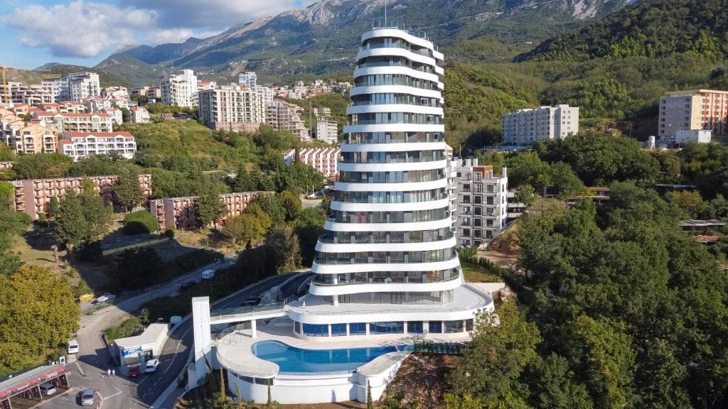Skyline resort