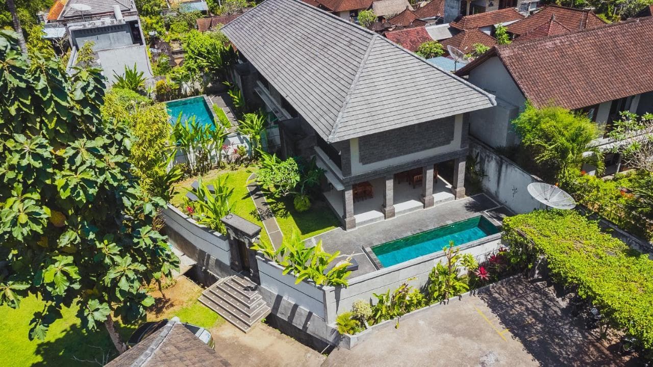 Full Moon Villa