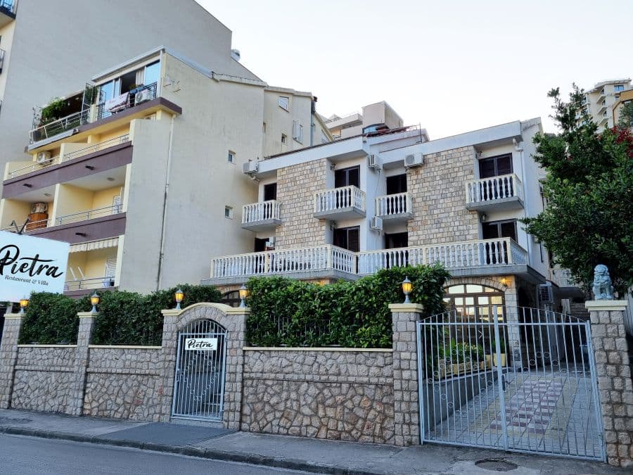 Pietra Villa Residence Restaurant