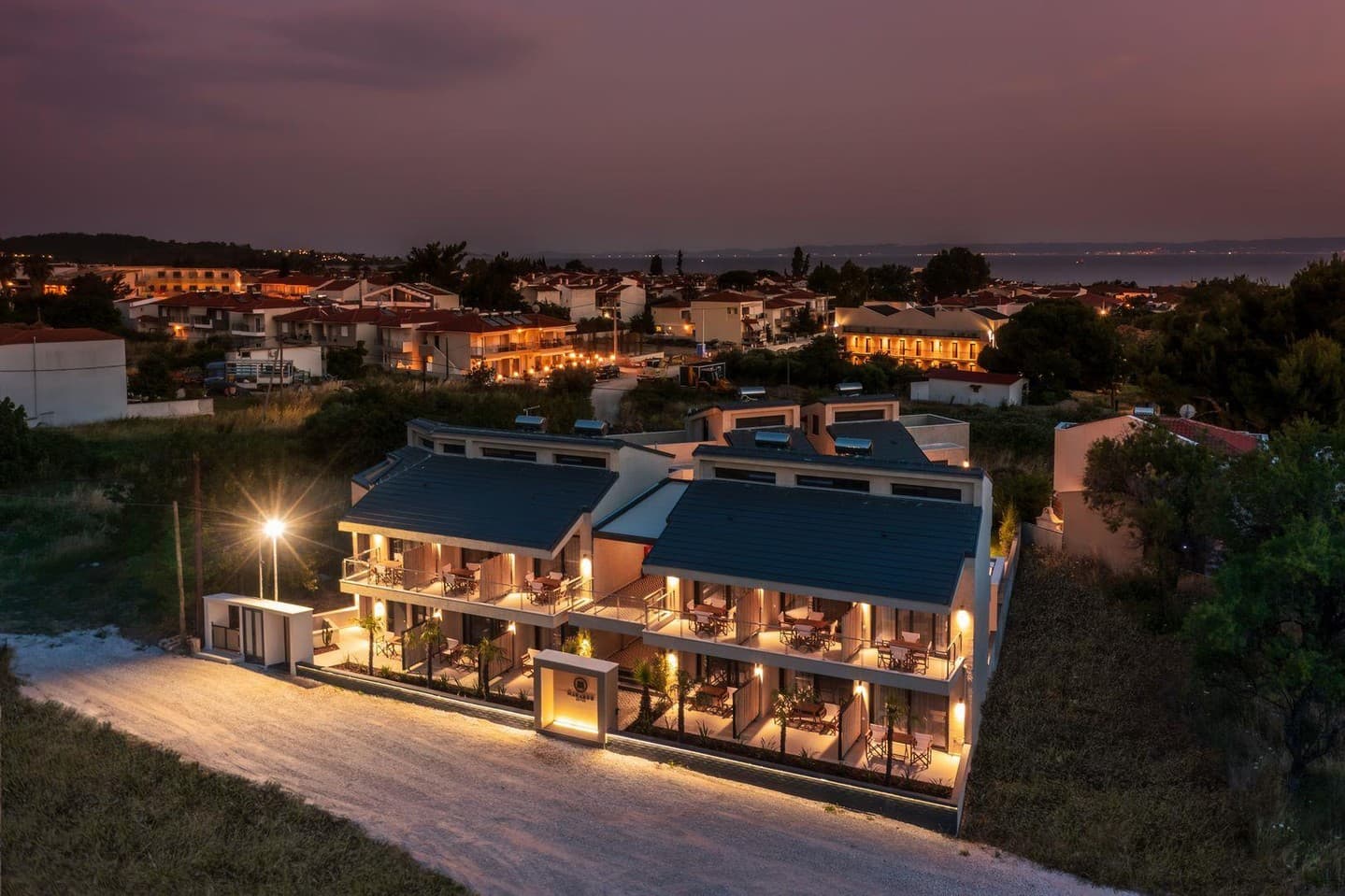 Maraboo Suites by TravelPro Services Nikiti