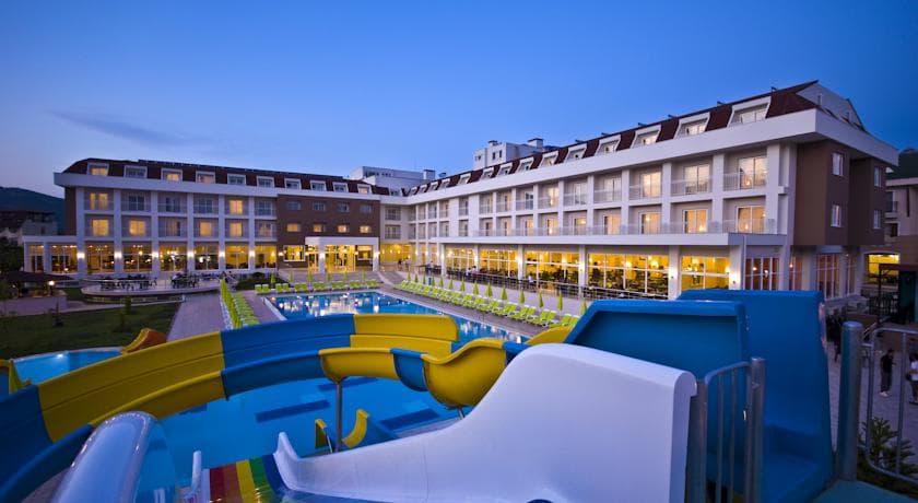 MG White Lilyum Hotel