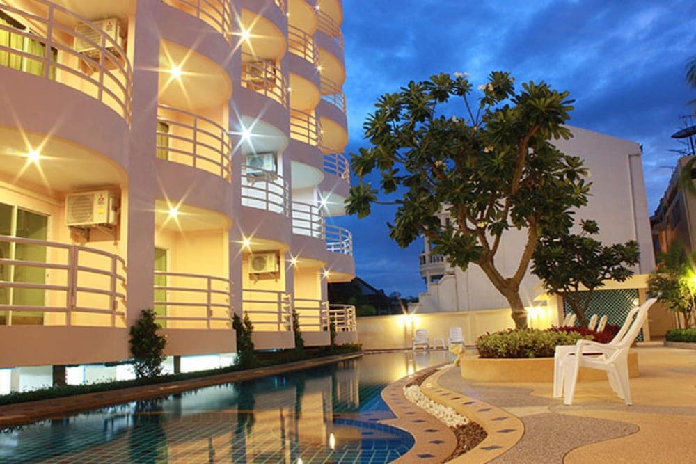 Phu View Talay Resort Prathumnak