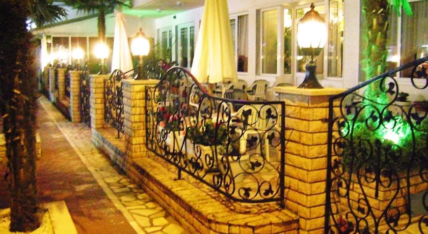 Gold Stern Hotel