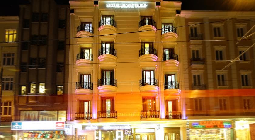 Black Tulip Hotel