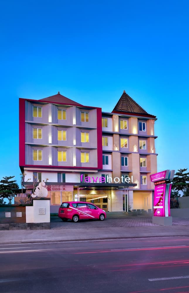 Sunset Seminyak favehotel