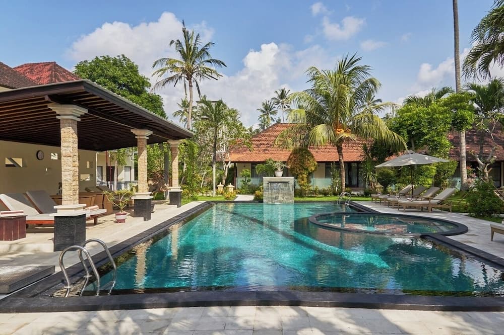 Rossa Garden Hotel