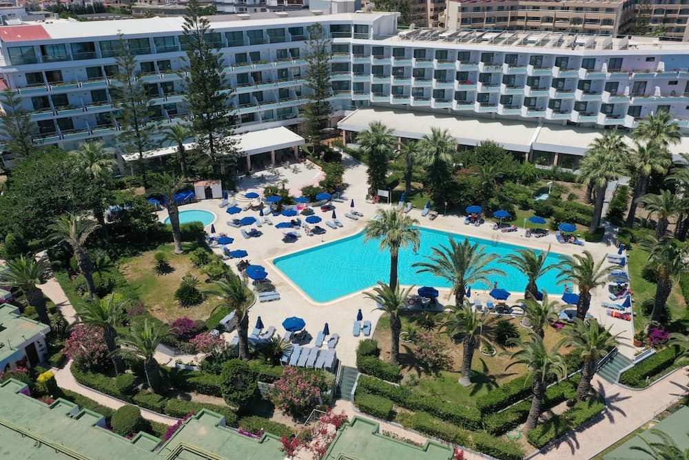Blue Horizon Palm Beach Hotel & Bungalows