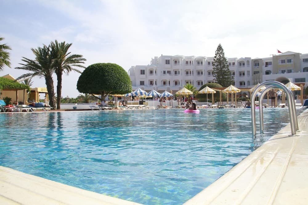 Thapsus Beach Resort