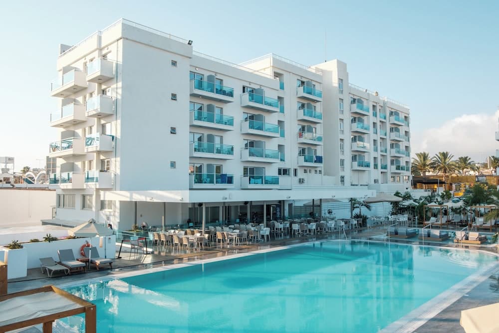 Kapetanios Bay Hotel