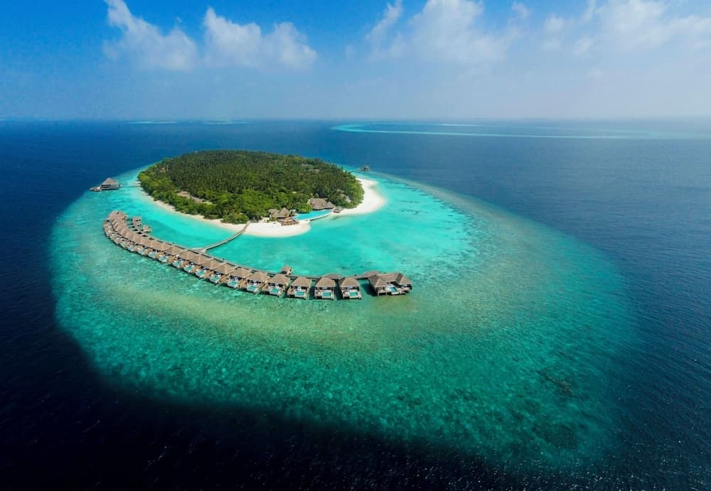 Dusit Thani Maldives Hotel