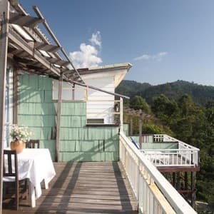 Готель Koh Chang Cliff Beach Resort — Кей Бей, Таїланд