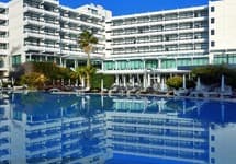 Grecian Bay Hotel — фото 2