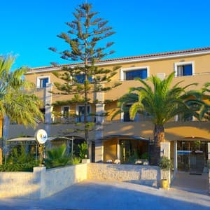 La Stella Apartments & Suites