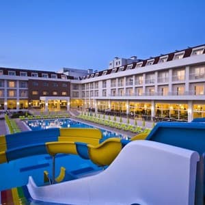 MG White Lilyum Hotel