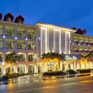 Senna Hue Hotel