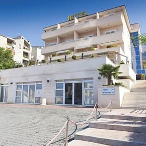 Готель Rosina Hotel — Макарська, Хорватія